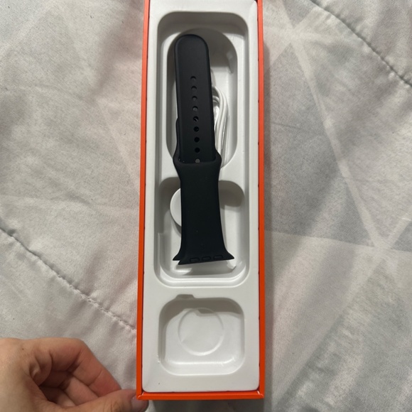 Watch 8 - Picture 5 of 6